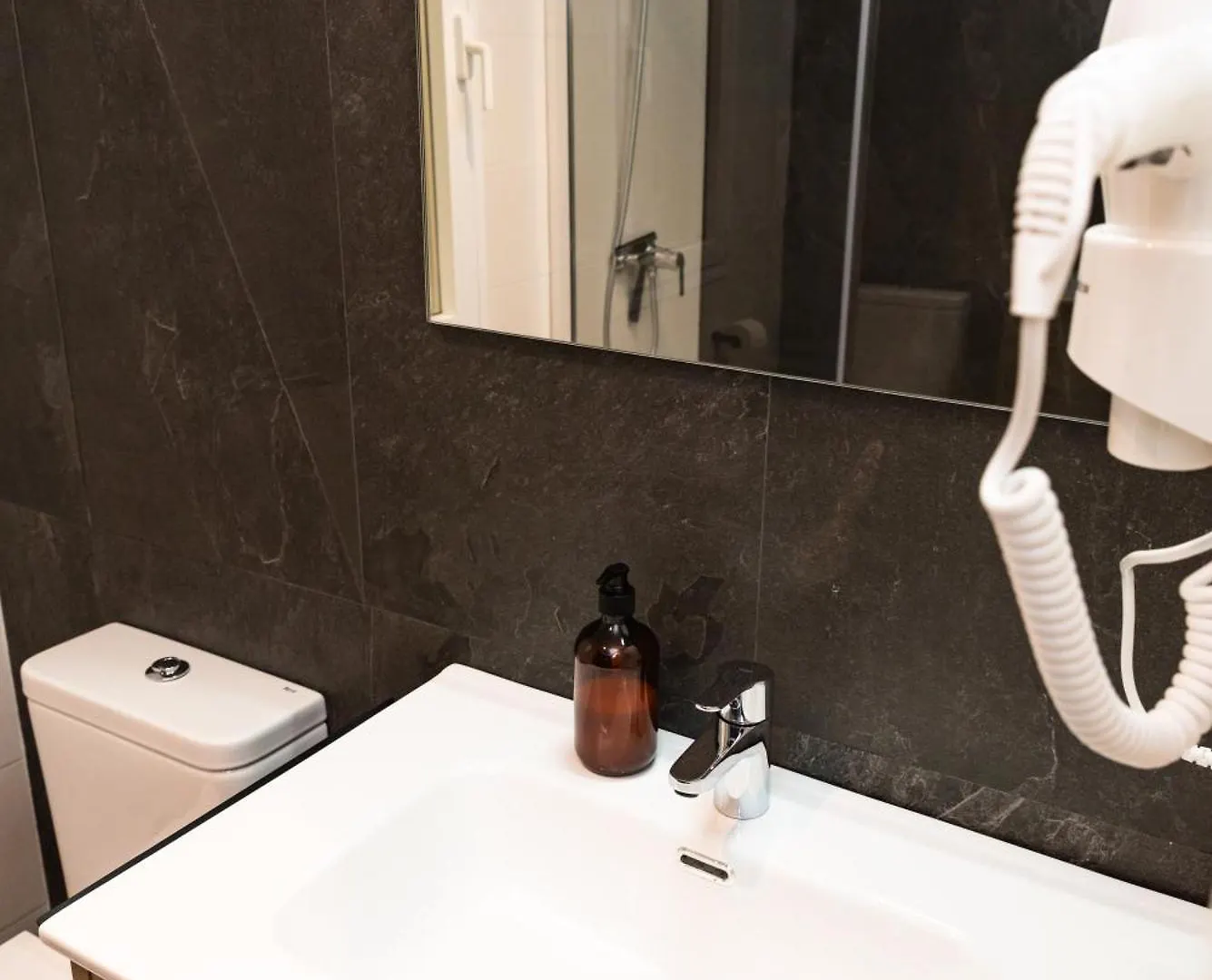 Acogedor Y Centrico Apartamento En Granada A5Minutos Apartament